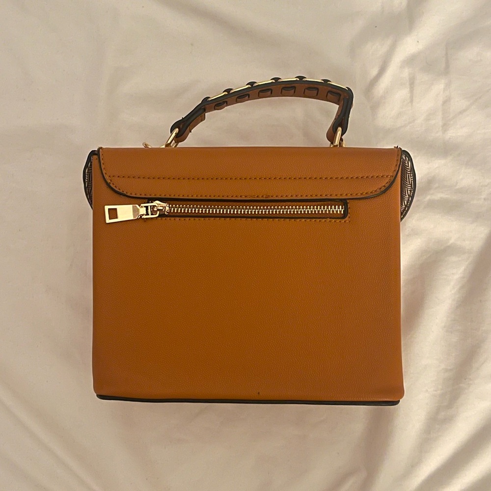 Box Purse - Picture 3 of 6